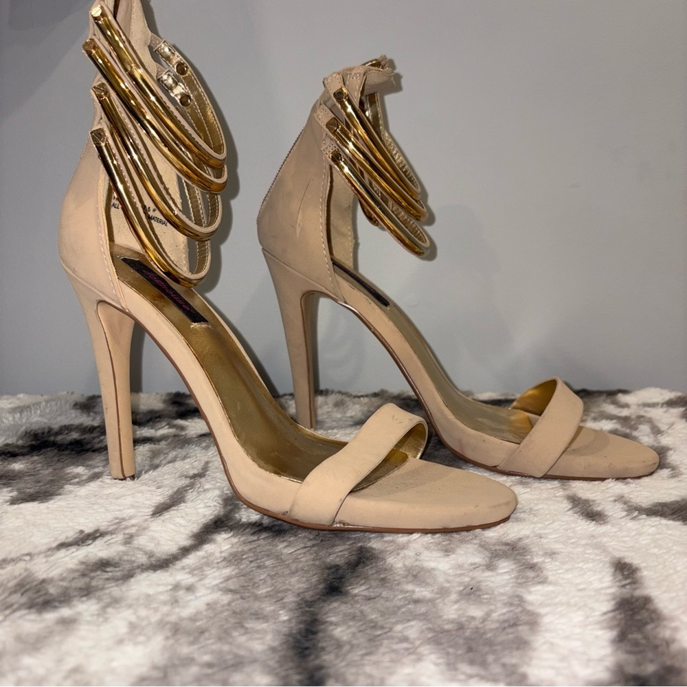 Dollhouse Women's Tan Heels